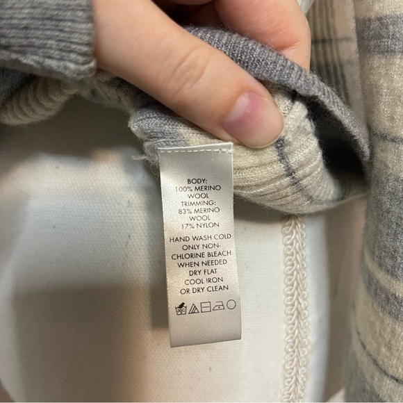 Calvin Klein 100% merino wool long sleeve crewneck striped sweater - Picture 6 of 6